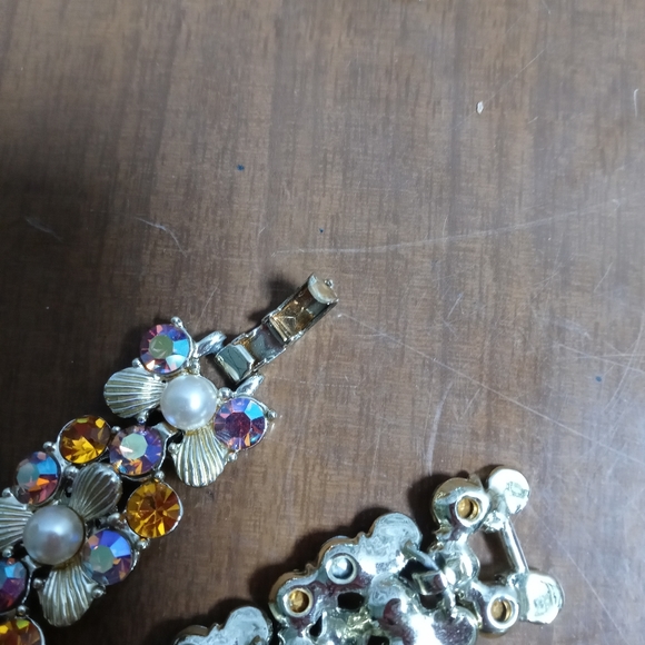 Jewelry - Picture 6 of 6